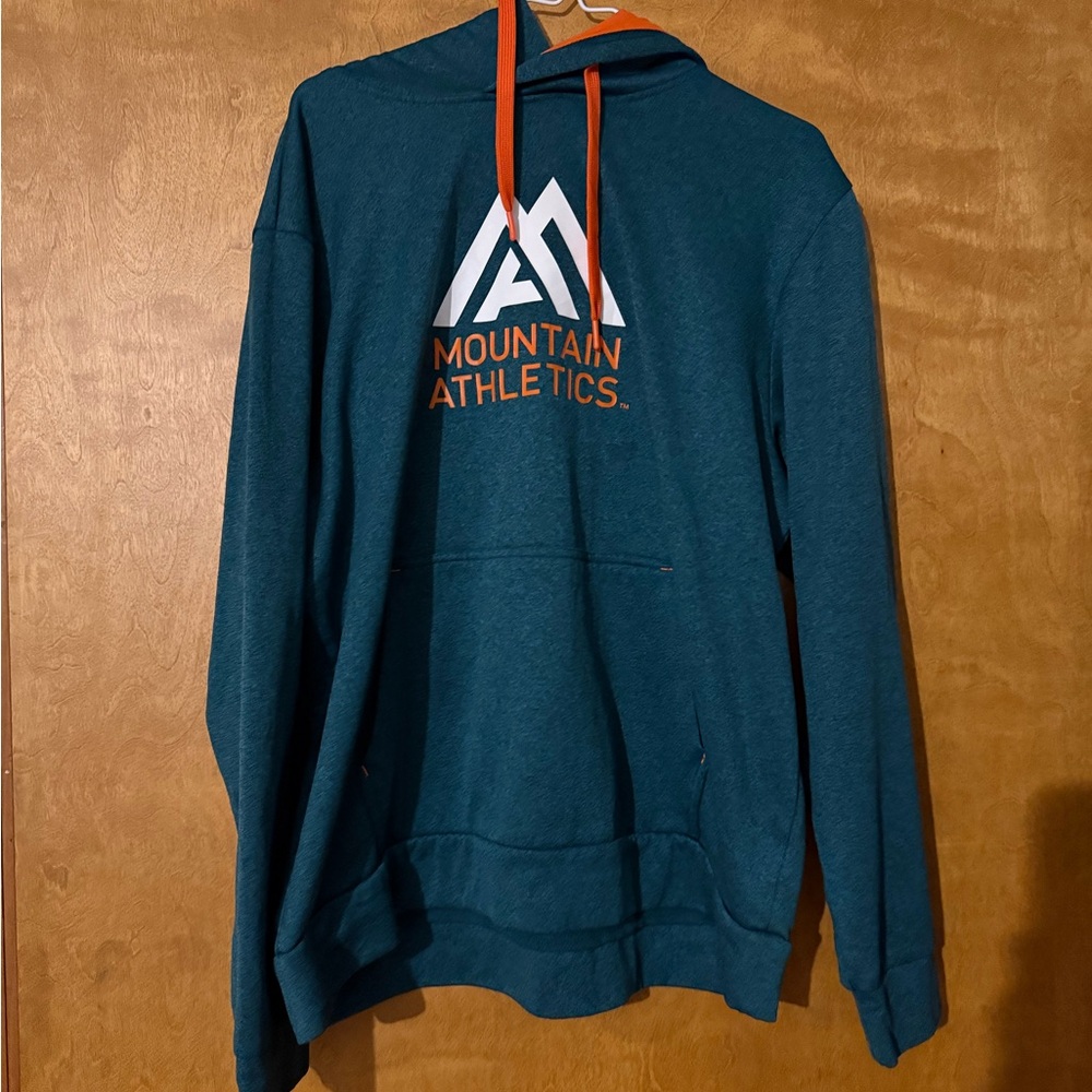 The North Face Mountain Athletics men’s xl hoodie
